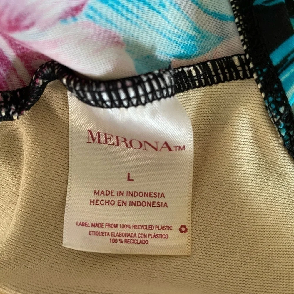 Menora merona floral